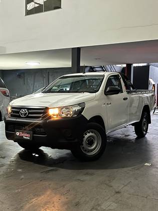 TOYOTA HILUX 2.8 D-4D TURBO DIESEL CS 4X4 MANUAL